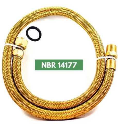 Mangueira metálica flexível dourada para instalação de gás, fabricada conforme a NBR 14177